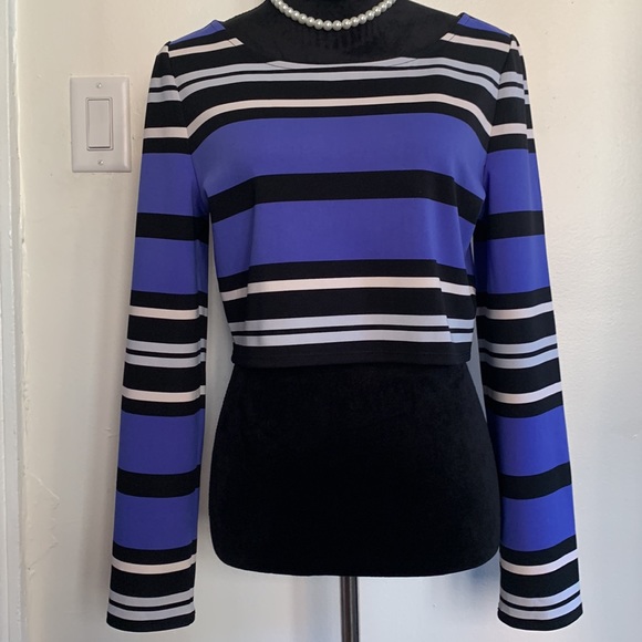 EXPRESS Like New Crop Top - Picture 2 of 6